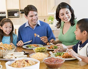 family-dinning-web